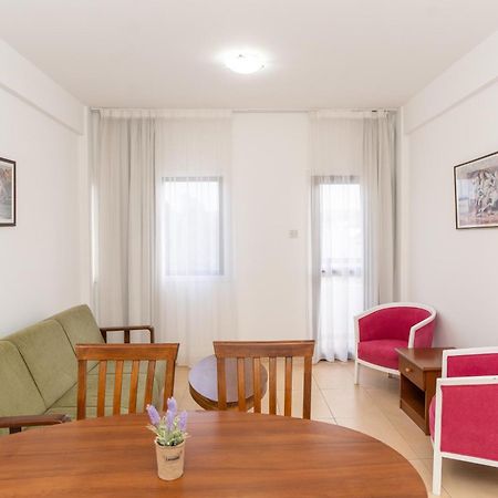 Flora Hotel Apartments Протарас Экстерьер фото