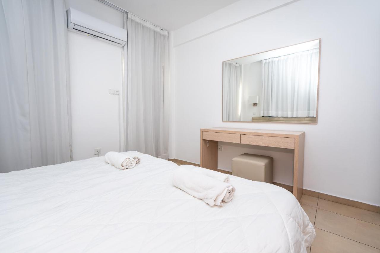 Flora Hotel Apartments Протарас Экстерьер фото