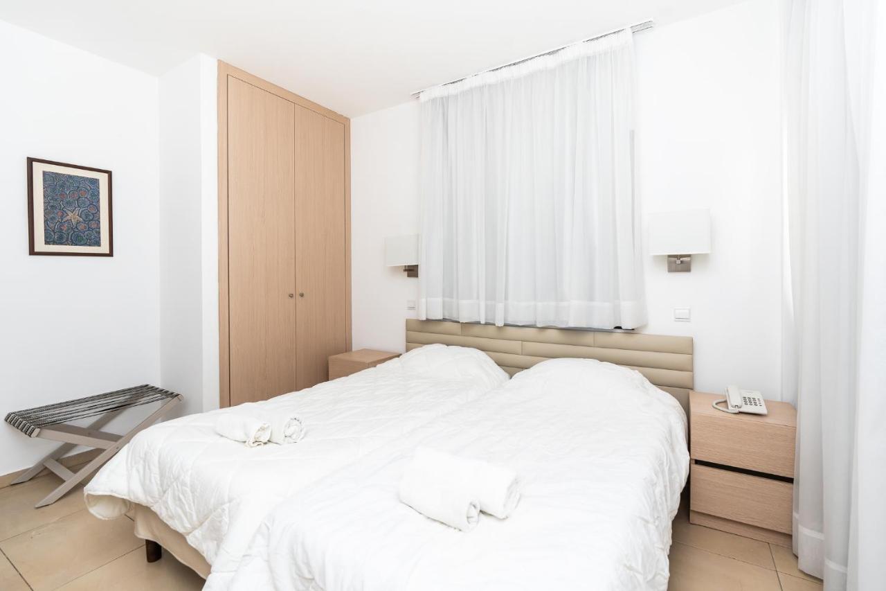 Flora Hotel Apartments Протарас Экстерьер фото