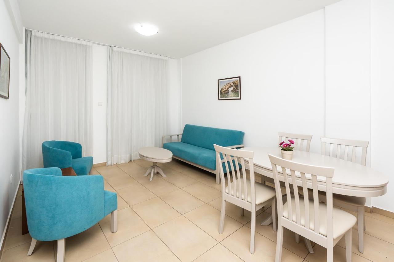 Flora Hotel Apartments Протарас Экстерьер фото