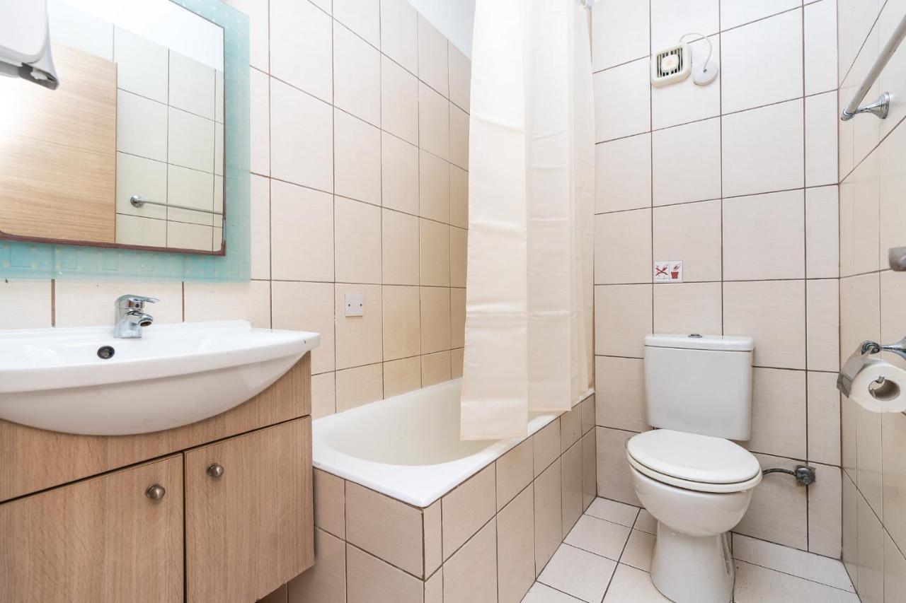 Flora Hotel Apartments Протарас Экстерьер фото