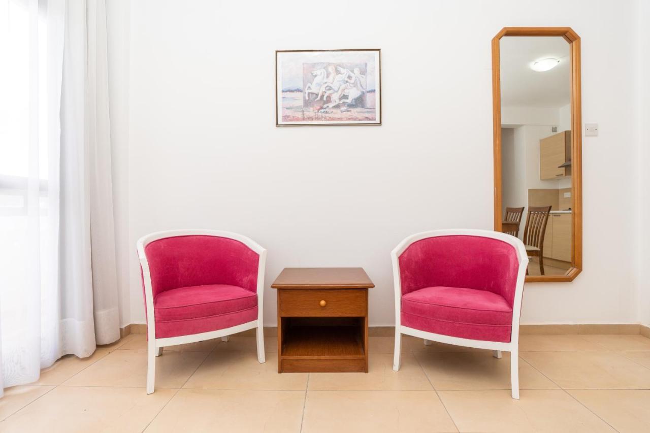 Flora Hotel Apartments Протарас Экстерьер фото
