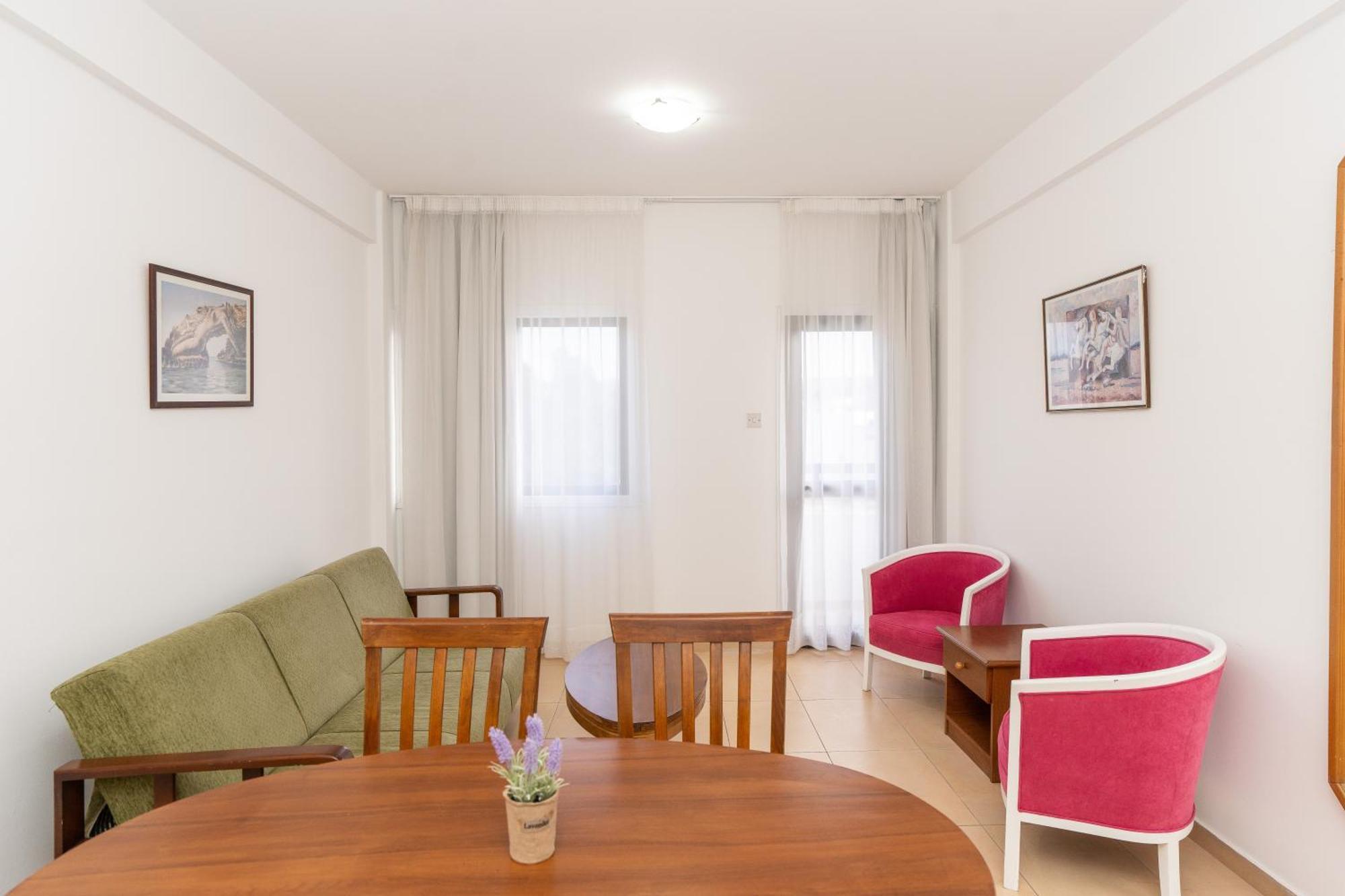 Flora Hotel Apartments Протарас Экстерьер фото